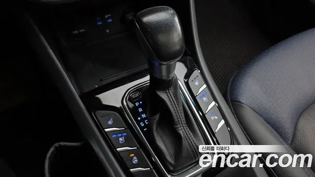 HYUNDAI IONIQ HYBRID 2017 — 202 210 км, белый, Корея — под ключ — фото 9