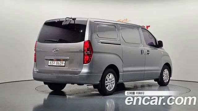 HYUNDAI GRAND STAREX 2017 — 105 327 км, серебристый, Корея — под ключ — фото 2