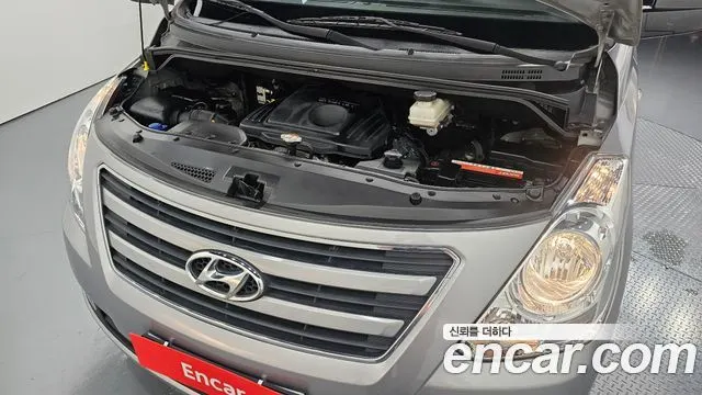 HYUNDAI GRAND STAREX 2017 — 105 327 км, серебристый, Корея — под ключ — фото 6