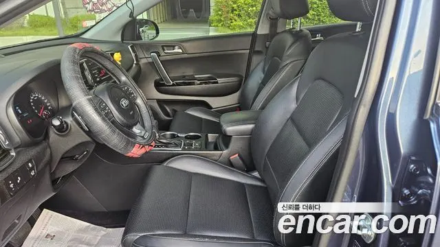 KIA SPORTAGE 2017 — 86 614 км, синий, Корея — под ключ — фото 10