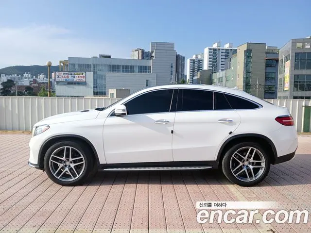 MERCEDES-BENZ GLE-CLASS W166 2017 — 184 000 км, белый, Корея — под ключ — фото 3