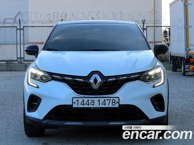 RENAULT KOREA CAPTUR 2020 — 211 402 км, белый, Корея — под ключ — фото 1