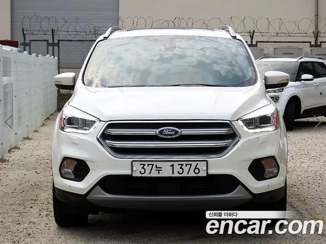 FORD KUGA 2017 — 88 239 км, белый, Корея — под ключ — фото 1