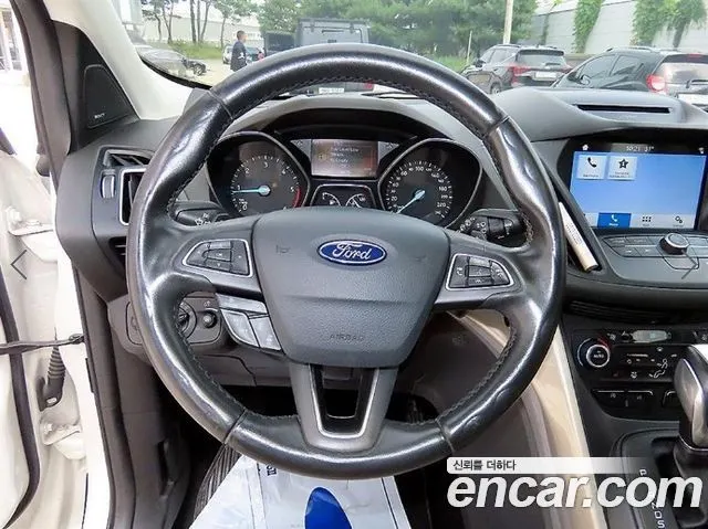 FORD KUGA 2017 — 88 239 км, белый, Корея — под ключ — фото 8
