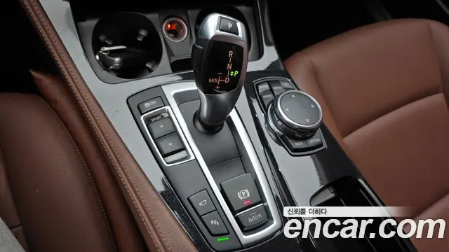 BMW 5 SERIES 2016 — 96 882 км, синий, Корея — под ключ — фото 9