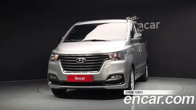 HYUNDAI GRAND STAREX 2019 — 17 672 км, серебристый, Корея — под ключ — фото 3