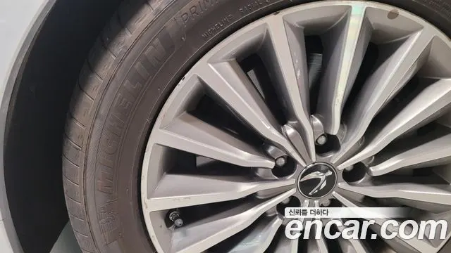 HYUNDAI EQUUS 2015 — 203 000 км, серебристо-серый, Корея — под ключ — фото 6