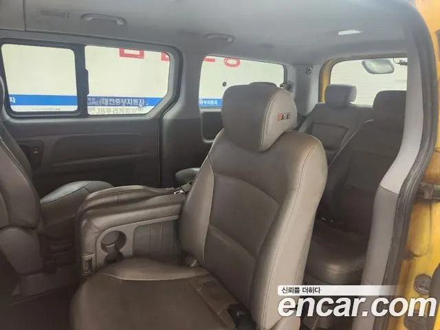 HYUNDAI GRAND STAREX 2019 — 256 035 км, жёлтый, Корея — под ключ — фото 10