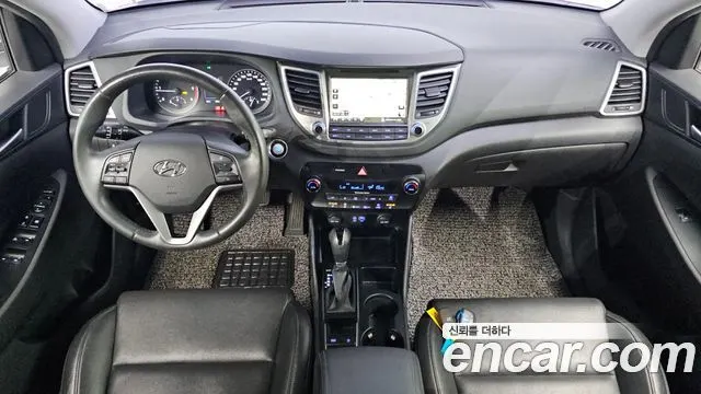 HYUNDAI TUCSON 2016 — 68 534 км, белый, Корея — под ключ — фото 7
