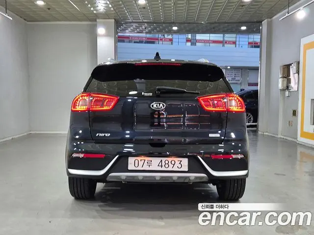 KIA NIRO 2018 — 98 939 км, синий, Корея — под ключ — фото 4