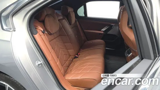 BMW 7 SERIES 2023 — 39 725 км, светло-золотистый, Корея — под ключ — фото 11