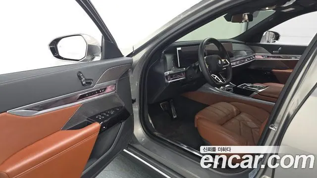 BMW 7 SERIES 2023 — 39 725 км, светло-золотистый, Корея — под ключ — фото 10