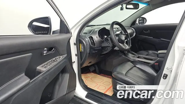 KIA SPORTAGE R 2014 — 128 020 км, белый, Корея — под ключ — фото 10
