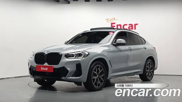 BMW X4 2023 — 32 280 км, светло-серебристый, Корея — под ключ — фото 1