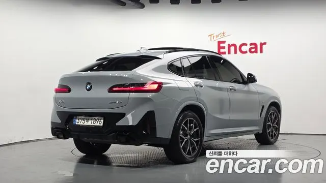 BMW X4 2023 — 32 280 км, светло-серебристый, Корея — под ключ — фото 2