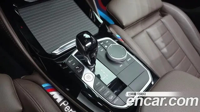 BMW X4 2023 — 32 280 км, светло-серебристый, Корея — под ключ — фото 9