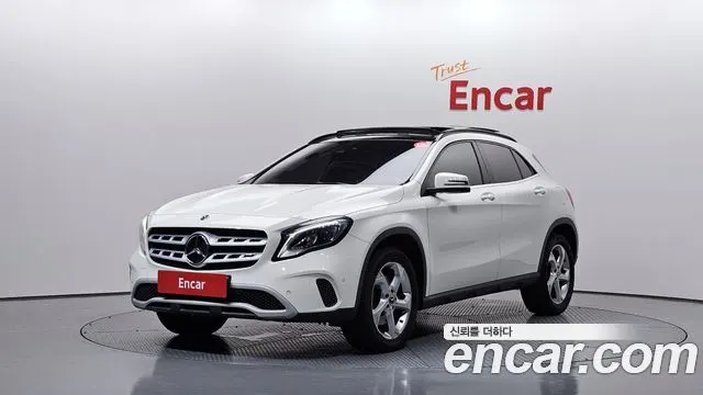 MERCEDES-BENZ GLA-CLASS X156 2018 — 60 031 км, белый, Корея — под ключ — фото 1
