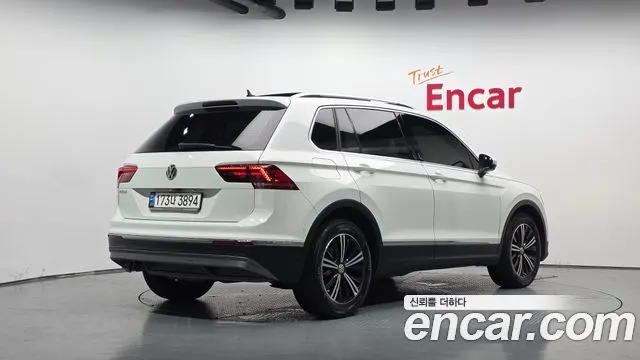 VOLKSWAGEN TIGUAN 2020 — 119 174 км, белый, Корея — под ключ — фото 2