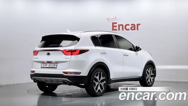 KIA SPORTAGE 2018 — 149 805 км, белый, Корея — под ключ — фото 2