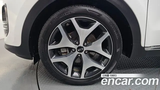 KIA SPORTAGE 2018 — 149 805 км, белый, Корея — под ключ — фото 5