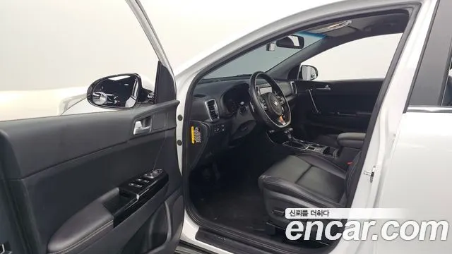 KIA SPORTAGE 2018 — 149 805 км, белый, Корея — под ключ — фото 10