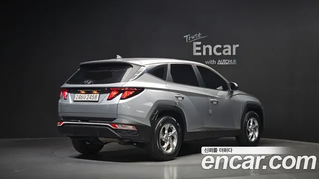 HYUNDAI TUCSON 2023 — 10 315 км, серебристо-серый, Корея — под ключ — фото 1