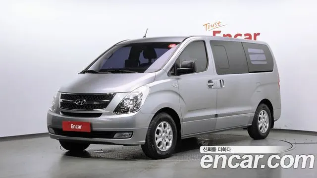 HYUNDAI GRAND STAREX 2015 — 98 545 км, серебристо-серый, Корея — под ключ — фото 1