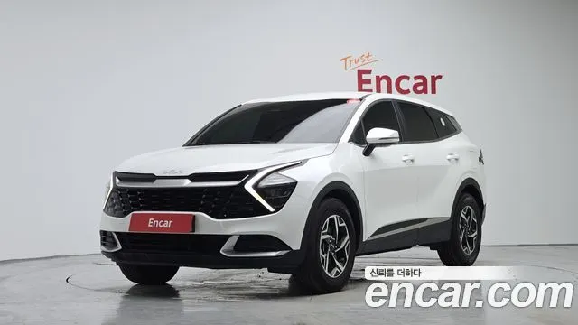KIA SPORTAGE 2022 — 107 254 км, белый, Корея — под ключ — фото 1