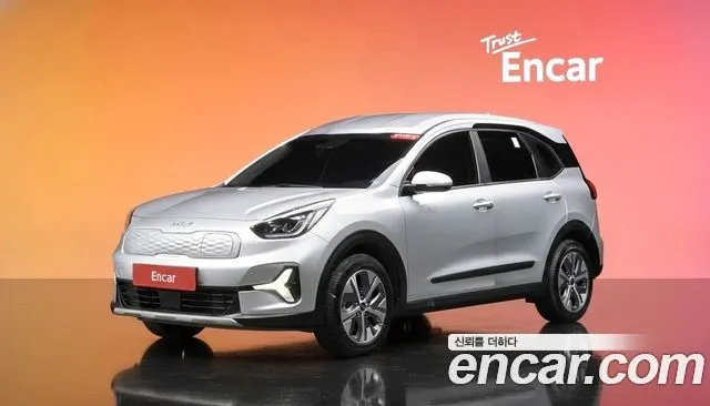 KIA NIRO PLUS 2023 — 28 907 км, серебристый, Корея — под ключ — фото 2