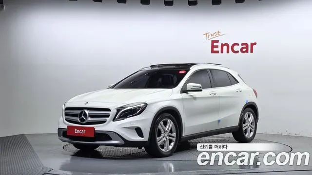 MERCEDES-BENZ GLA-CLASS X156 2017 — 107 433 км, белый, Корея — под ключ — фото 1
