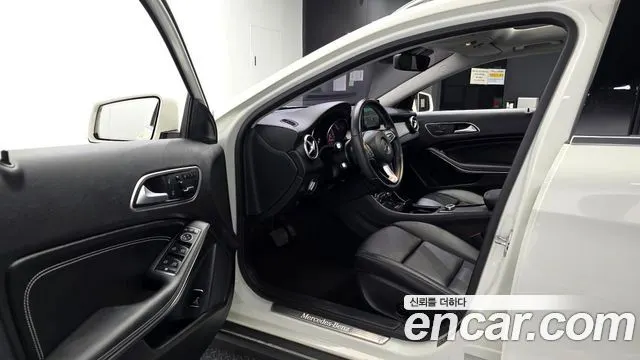 MERCEDES-BENZ GLA-CLASS X156 2017 — 107 433 км, белый, Корея — под ключ — фото 10