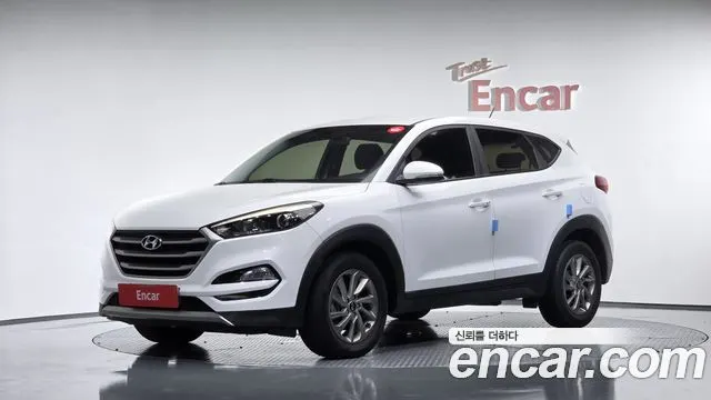 HYUNDAI TUCSON 2017 — 143 471 км, белый, Корея — под ключ — фото 1