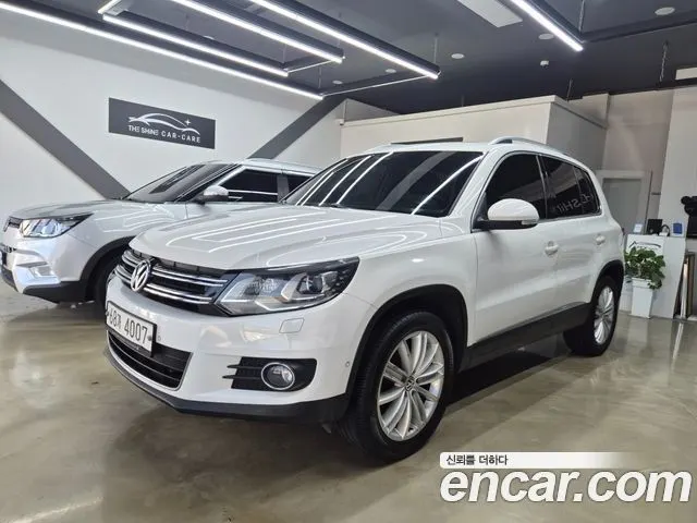 VOLKSWAGEN TIGUAN 2013 — 200 377 км, белый, Корея — под ключ — фото 1