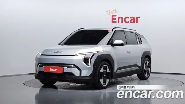 KIA EV3 2025 — 24 044 км, серебристо-серый, Корея — под ключ — фото 12