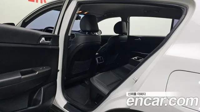 KIA SPORTAGE THE BOLD 2019 — 73 553 км, белый, Корея — под ключ — фото 11