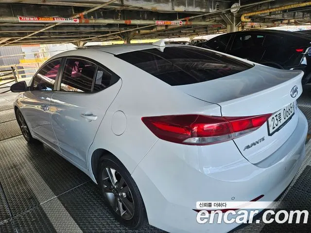 HYUNDAI AVANTE 2016 — 236 800 км, белый, Корея — под ключ — фото 2