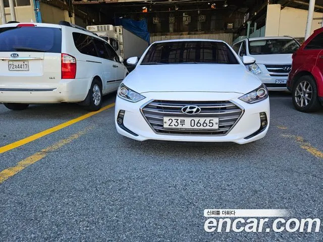 HYUNDAI AVANTE 2016 — 236 800 км, белый, Корея — под ключ — фото 3