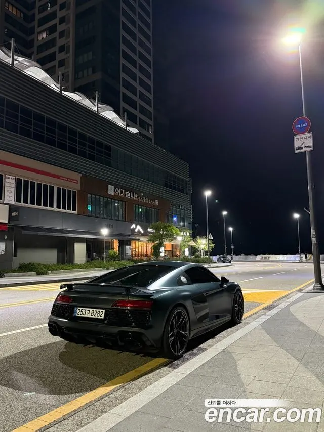 AUDI R8 2017 — 59 500 км, тёмно-зелёный, Корея — под ключ — фото 3