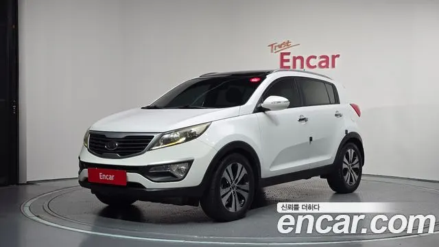 KIA SPORTAGE R 2012 — 93 685 км, белый, Корея — под ключ — фото 1