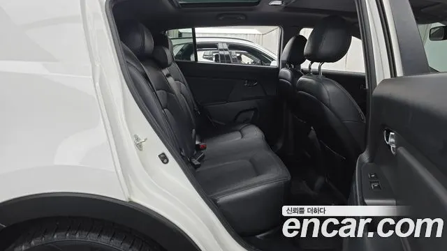 KIA SPORTAGE R 2012 — 93 685 км, белый, Корея — под ключ — фото 12