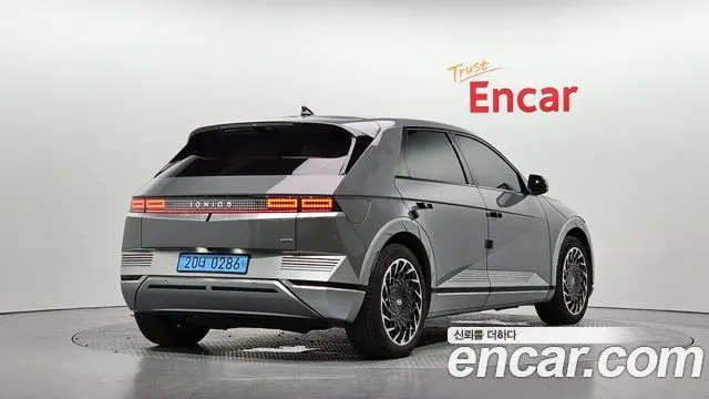 HYUNDAI IONIQ 5 2022 — 118 949 км, серебристо-серый, Корея — под ключ — фото 2