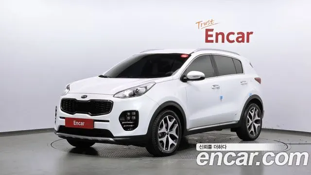 KIA SPORTAGE 2016 — 67 392 км, белый, Корея — под ключ — фото 1
