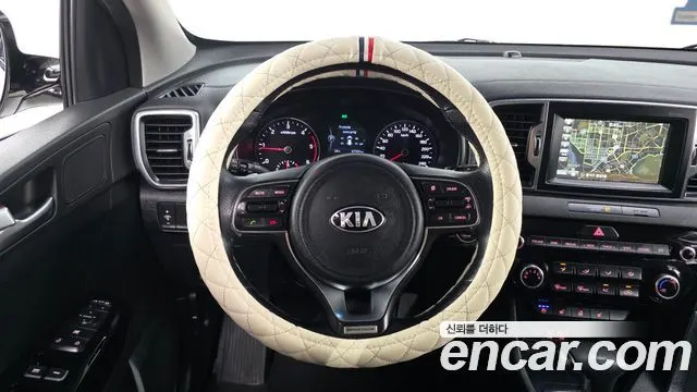 KIA SPORTAGE 2016 — 67 392 км, белый, Корея — под ключ — фото 12