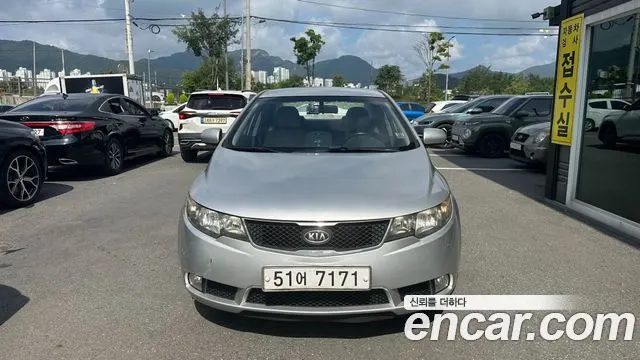 KIA FORTE 2009 — 133 946 км, серебристо-серый, Корея — под ключ — фото 1