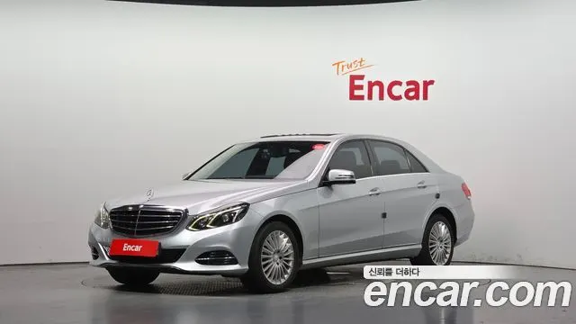 MERCEDES-BENZ E-CLASS W212 2014 — 141 148 км, серебристый, Корея — под ключ — фото 1