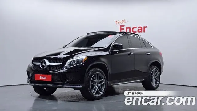 MERCEDES-BENZ GLE-CLASS W166 2017 — 58 875 км, чёрный, Корея — под ключ — фото 1