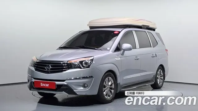 KGM KORANDO TURISMO 2016 — 158 349 км, серебристо-серый, Корея — под ключ — фото 1