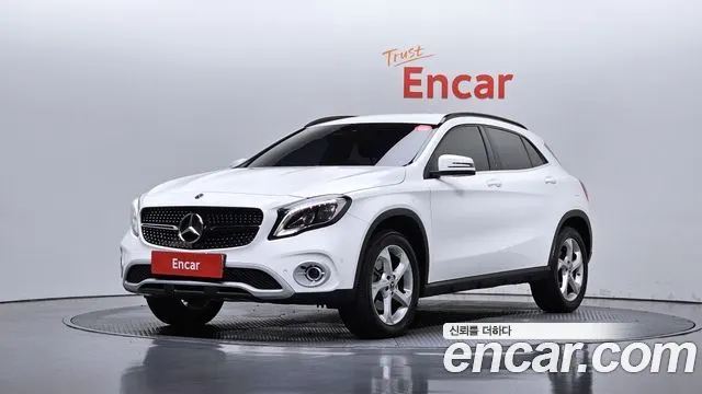 MERCEDES-BENZ GLA-CLASS X156 2019