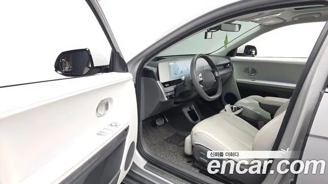 HYUNDAI IONIQ 5 2024 — 63 987 км, серебристо-серый, Корея — под ключ — фото 10