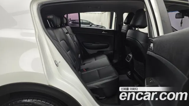 KIA SPORTAGE THE BOLD 2019 — 117 639 км, белый, Корея — под ключ — фото 11